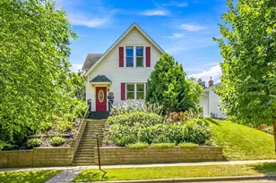 284 Winona St E, Saint Paul, MN 55107 - Photo 1