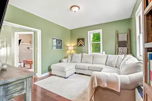 284 Winona St E, Saint Paul, MN 55107 - Photo 2