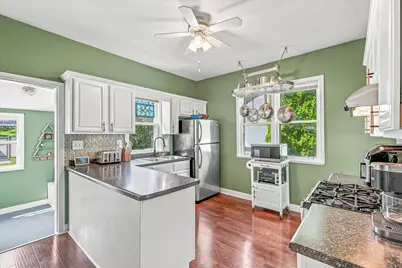 284 Winona Street E, Saint Paul, MN 55107 - Photo 10