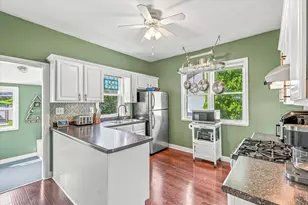284 Winona St E, Saint Paul, MN 55107 - Photo 10