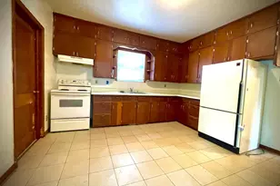 918 Jefferson Ave, Albert Lea, MN 56007 - Photo 2