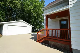 342 2nd Ave, Zumbrota, MN 55992 - Photo 2