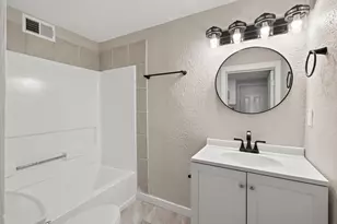 2218 Irving Ave N, Minneapolis, MN 55411 - Photo 8