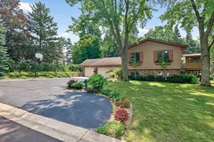 1838 Kathryn Cir, Eagan, MN 55122 - Photo 2