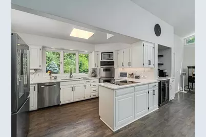 335 Pineview Lane N, Plymouth, MN 55441 - Photo 16