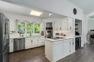 335 Pineview Ln N, Plymouth, MN 55441 - Photo 16
