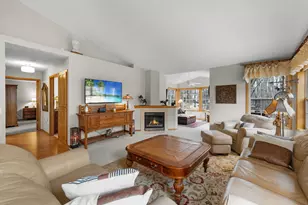 10850 Woodland Dr, Chisago City, MN 55013 - Photo 14