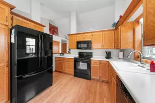 10850 Woodland Dr, Chisago City, MN 55013 - Photo 12