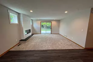 2608 10th St SW, Willmar, MN 56201 - Photo 8