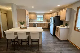 2608 10th St SW, Willmar, MN 56201 - Photo 4