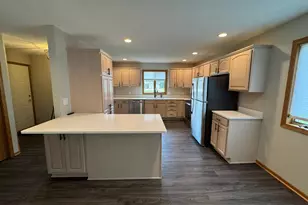 2608 10th St SW, Willmar, MN 56201 - Photo 4