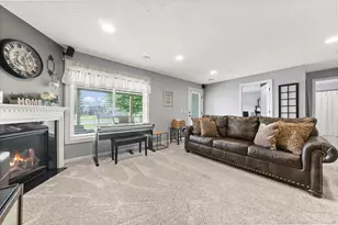 1624 Hackberry Ct, Carver, MN 55315 - Photo 38