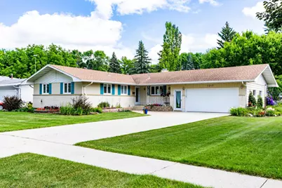 1217 Oak Street N, Fargo, ND 58102 - Photo 2