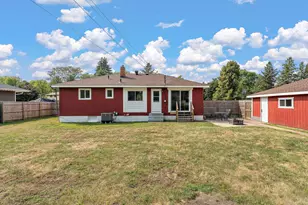 2132 Atlantic St, Maplewood, MN 55109 - Photo 32