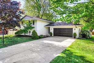 503 Highland Dr, Chanhassen, MN 55317 - Photo 1