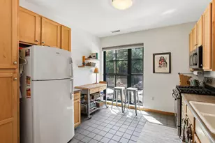 820 Emerald St, Saint Paul, MN 55114 - Photo 10