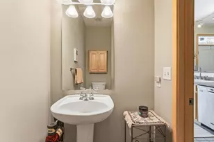 820 Emerald St, Saint Paul, MN 55114 - Photo 22