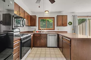 293 River Woods Ln, Burnsville, MN 55337 - Photo 4