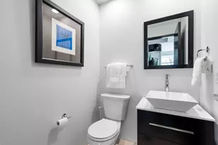 1128 Kenwood Pkwy, Minneapolis, MN 55403 - Photo 34