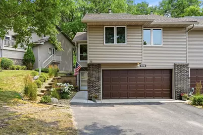 674 Dorland Road S, Maplewood, MN 55119 - Photo 2