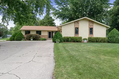 545 Crestview Lane, Owatonna, MN 55060 - Photo 2