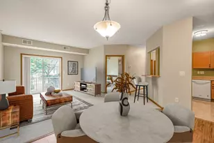 114200 Hundertmark, Chaska, MN 55318 - Photo 2