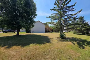 25782 Goldfinch Ave, Wyoming, MN 55092 - Photo 4