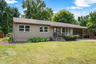 1194 Ruggles St, Roseville, MN 55113 - Photo 1