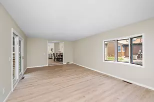 1194 Ruggles St, Roseville, MN 55113 - Photo 14
