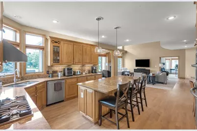 10451 White Tail Crossing, Eden Prairie, MN 55347 - Photo 12
