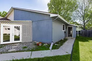 2321 Country Club Pkwy, Moorhead, MN 56560 - Photo 6