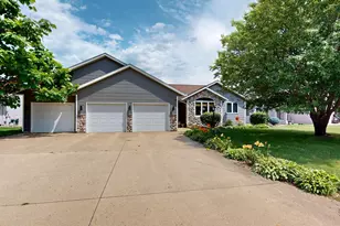 1906 Greenwood Dr, Albert Lea, MN 56007 - Photo 1