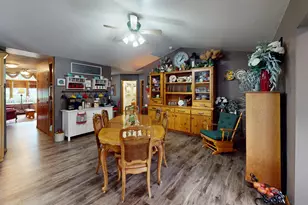 1906 Greenwood Dr, Albert Lea, MN 56007 - Photo 8