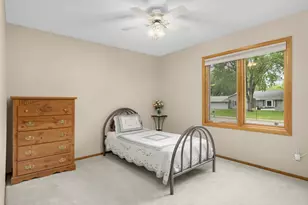 654 Tanglewood Dr, Shoreview, MN 55126 - Photo 18