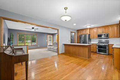 2082 Cowern Place E, North Saint Paul, MN 55109 - Photo 8