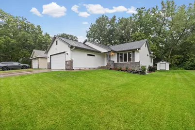 2082 Cowern Place E, North Saint Paul, MN 55109 - Photo 2
