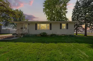 500 13th Ave SE, Waseca, MN 56093 - Photo 4