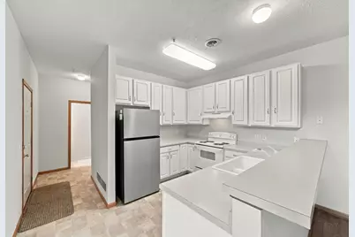 556 Willoughby Way W, Minnetonka, MN 55305 - Photo 6