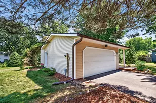 17550 Illinois Ct, Lakeville, MN 55044 - Photo 2