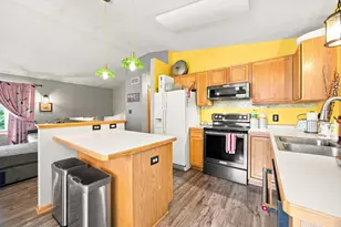 3814 Strathmore Ln SE, Rochester, MN 55904 - Photo 6
