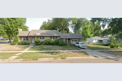 408 Southview Dr, Marshall, MN 56258 - Photo 1