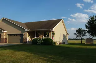 580 Southwind Dr, Fairmont, MN 56031 - Photo 1