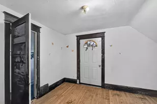 2317 W 4th St, Duluth, MN 55806 - Photo 2