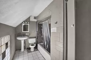 2317 W 4th St, Duluth, MN 55806 - Photo 12