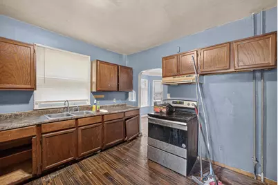 2317 W 4th Street, Duluth, MN 55806 - Photo 2