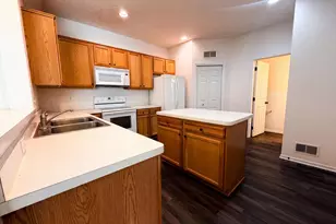 5221 Robin Ln, Farmington, MN 55024 - Photo 2