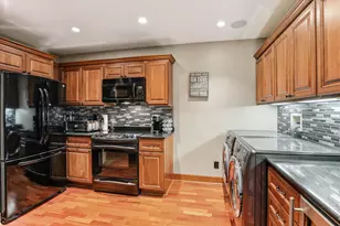 12250 Lakeview Dr N, Maple Grove, MN 55369 - Photo 42