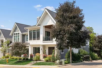 207 Walker Avenue S, Wayzata, MN 55391 - Photo 1