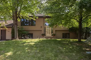 2064 Pin Oak Dr, Eagan, MN 55122 - Photo 2