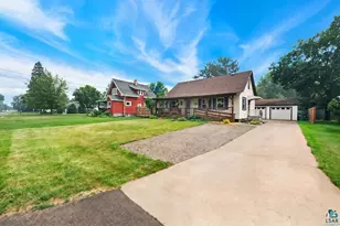 220 E Locust St, Duluth, MN 55811 - Photo 1